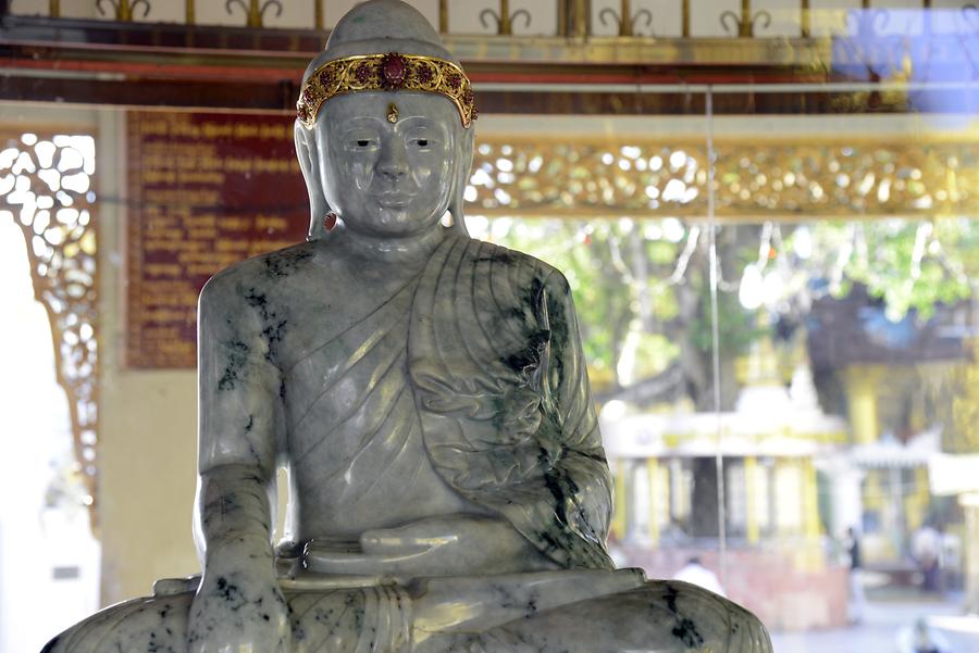 Jade Buddha Shwedagon