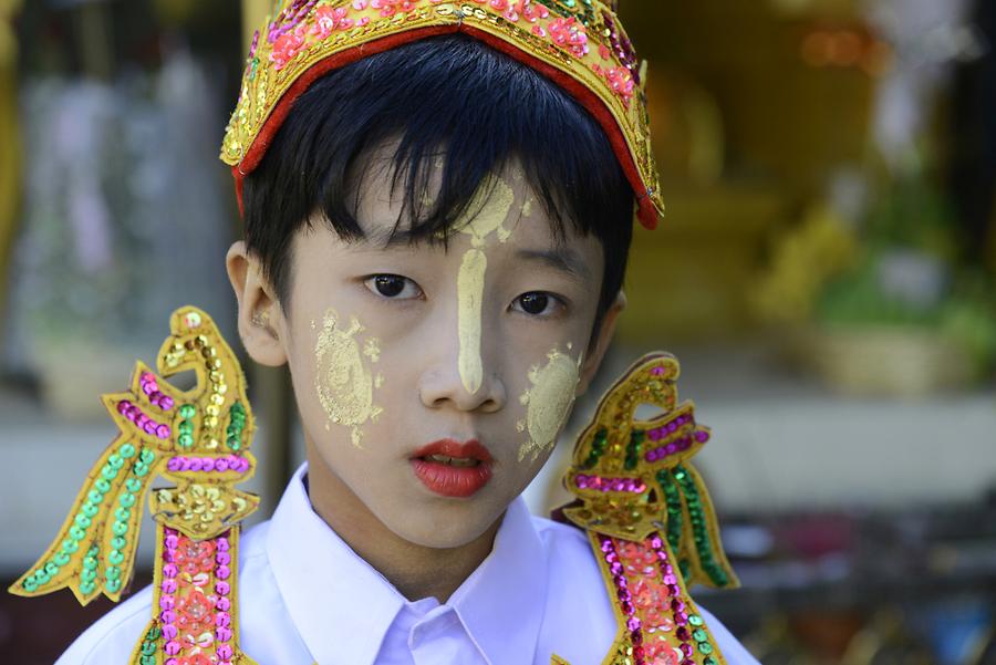 Novices Shwedagon