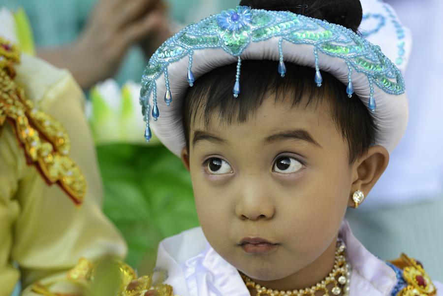 Novices Shwedagon