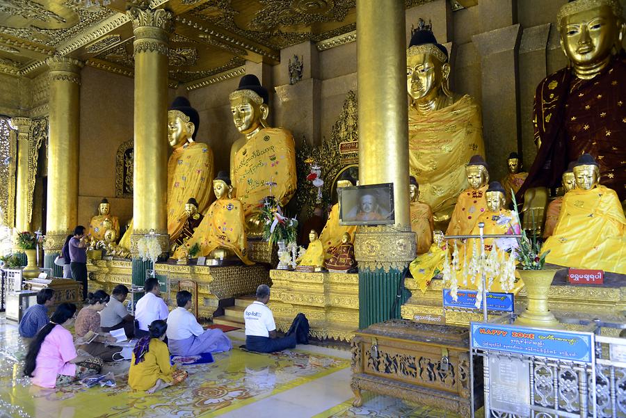 Shwedagon Buddha shrine