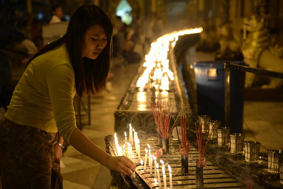 Shwedagon at Night