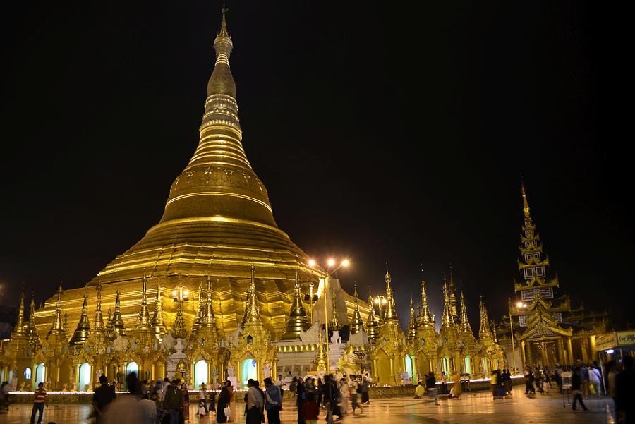 Shwedagon at Night