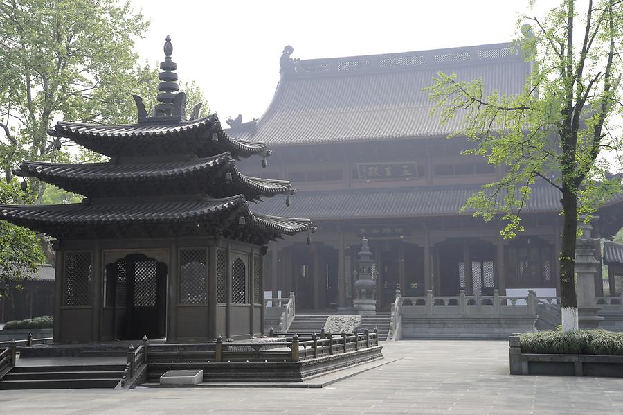 Hangzhou - West Lake; King Qian Memorial Temple