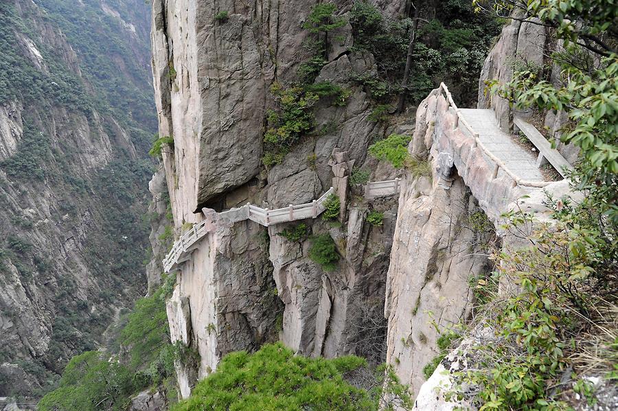 Huang Shan - West Sea Grand Canyon