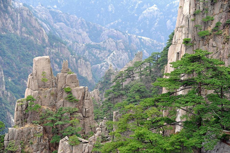 Huang Shan - West Sea Grand Canyon