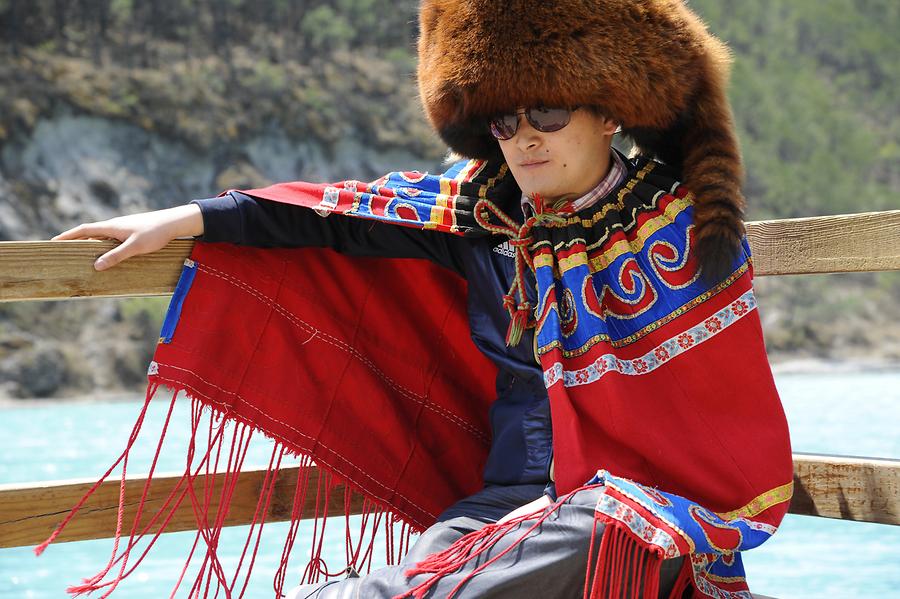 Jade Dragon Snow Mountain - Tourists Dressed up as Naxi