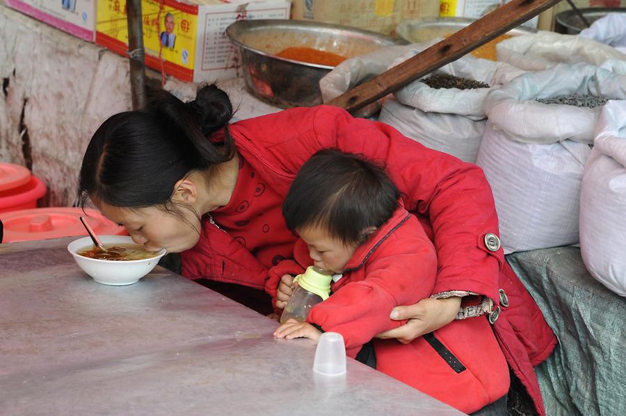 Lijiang - Market, Restaurant