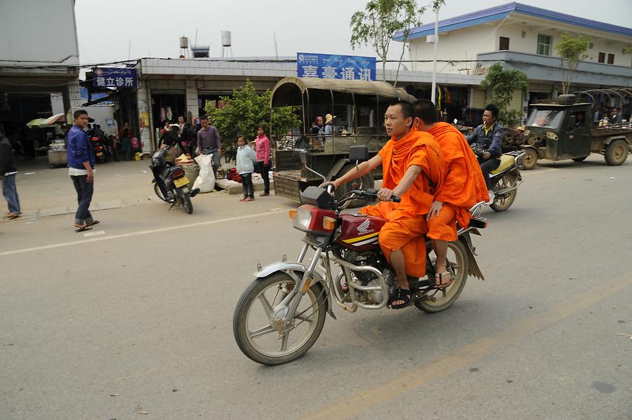 Menghun - Market