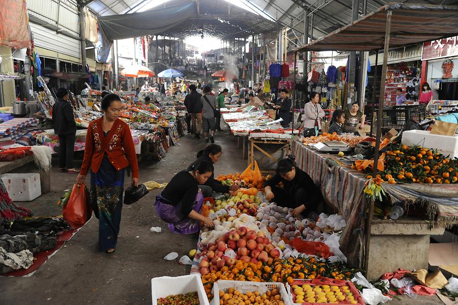 Mengyang - Market