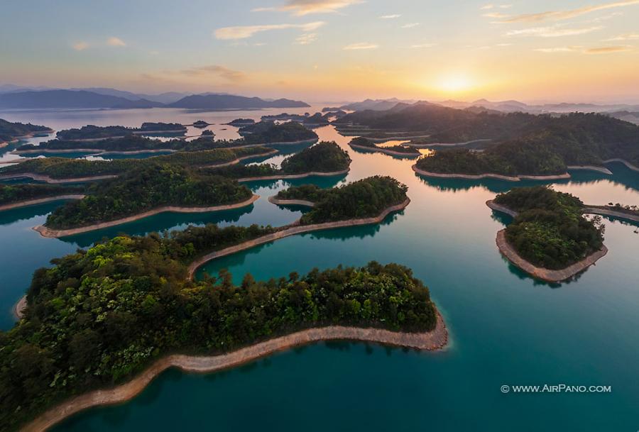 Thousand Island Lake, © AirPano 