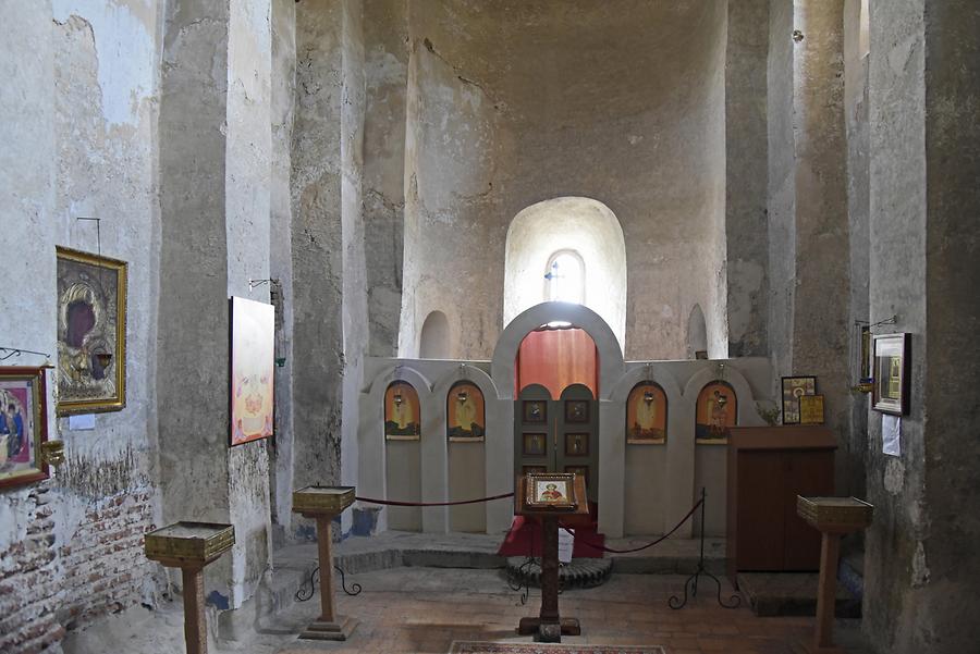 Uplistsikhe - Church; Inside