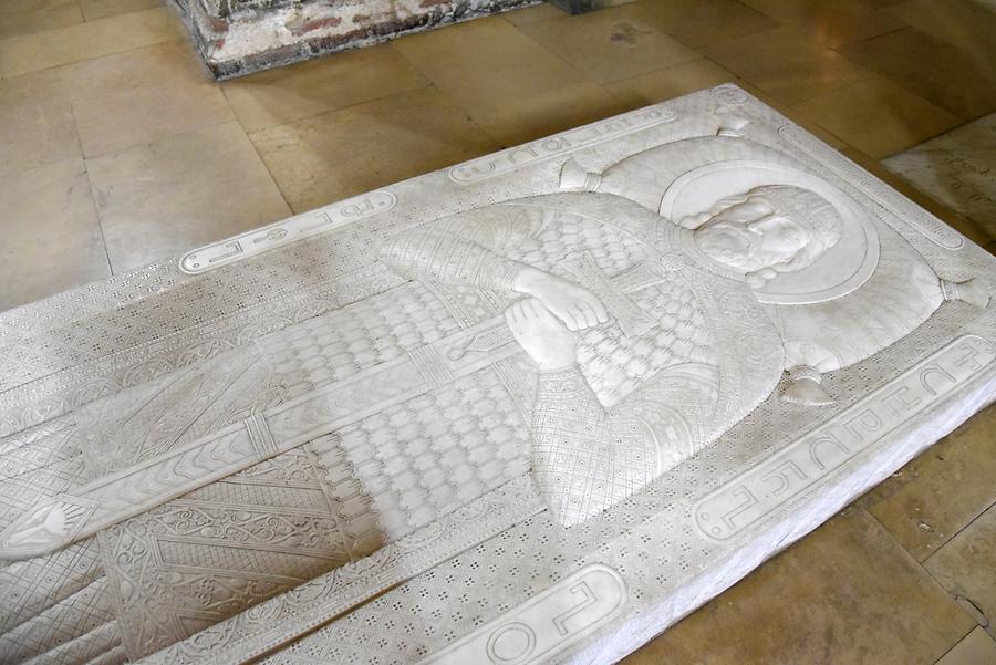 Mtskheta - Svetitskhoveli Cathedral; Gravestone