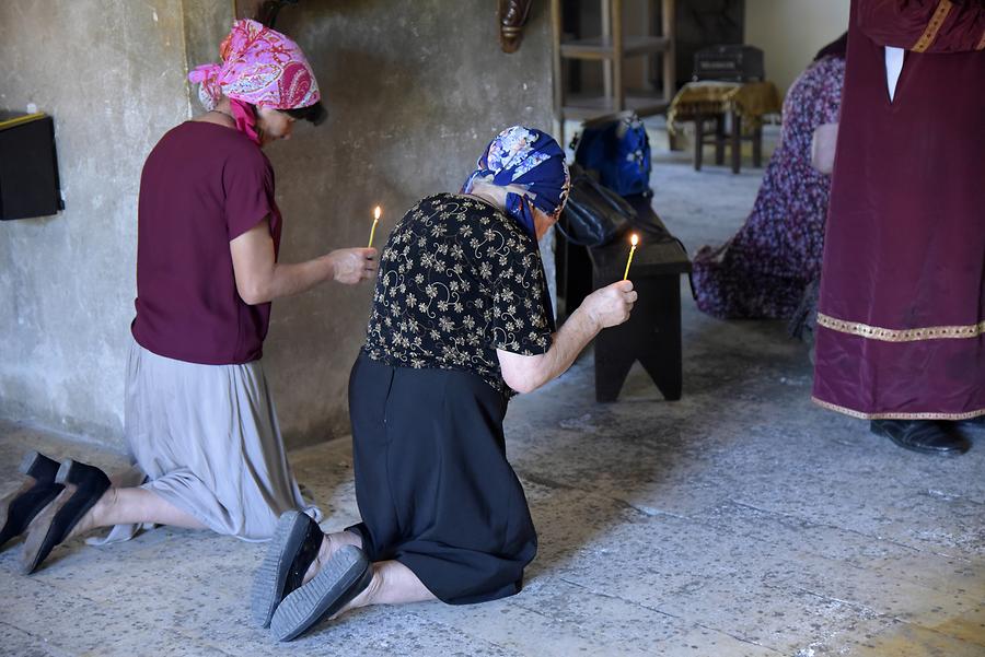 Anchiskhati Basilica - Praying Women