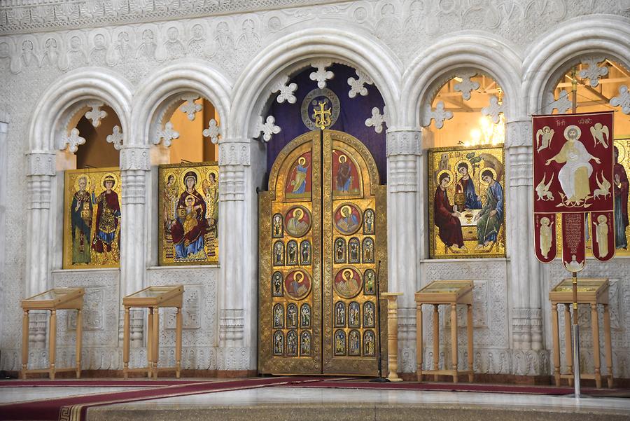 Holy Trinity Cathedral of Tbilisi - Iconostasis