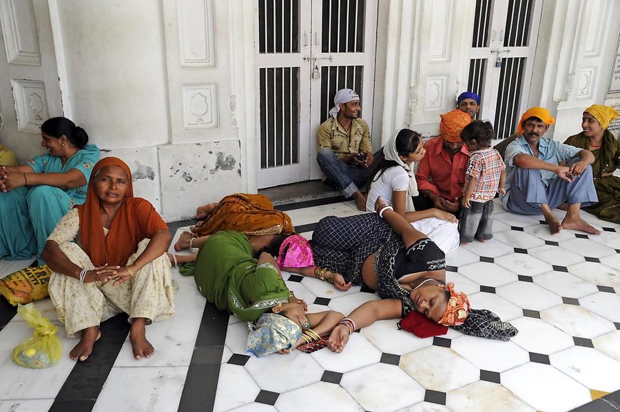 Golden Temple - Pilgrims