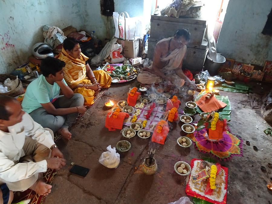 Bhubaneswar - Rameshwar Deula Temple; Inside