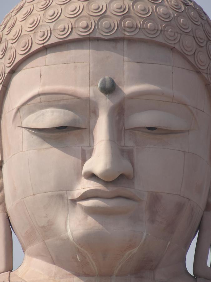 Bodh Gaya - Great Buddha Statue