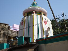 Puri - Roadside Temple (2)