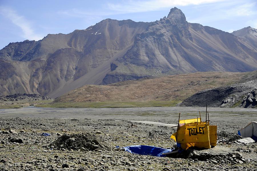 Bara-lacha Pass - Toilet