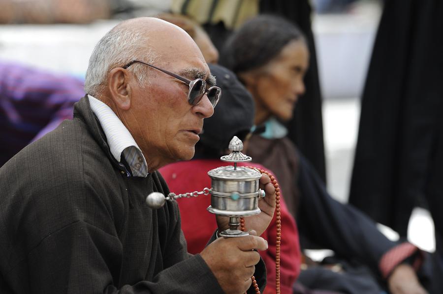 Jokhang Gompa Temple - Pilgrim