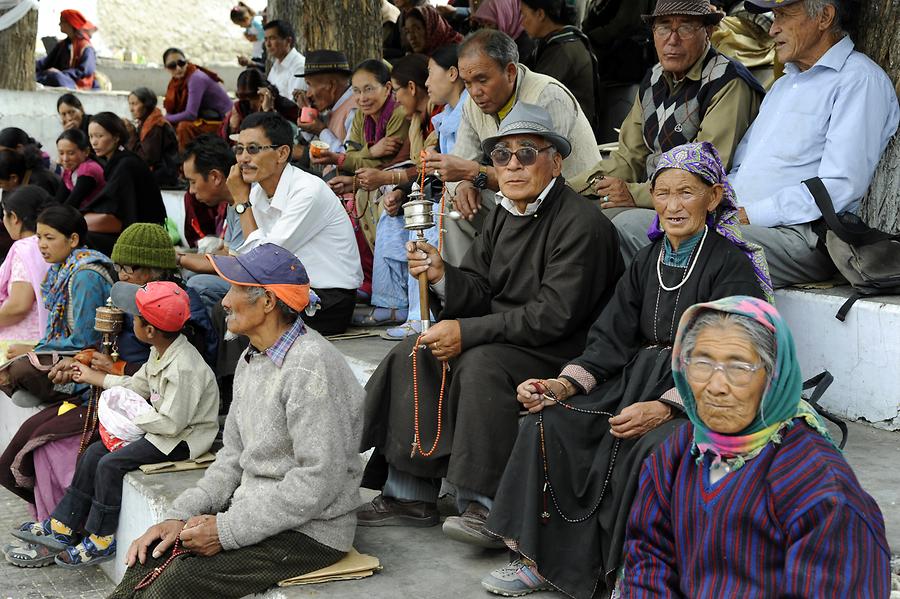 Jokhang Gompa Temple - Pilgrims