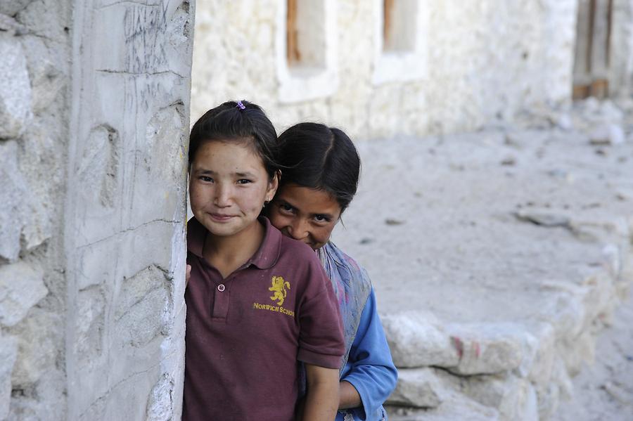 Chamshing Village - Children