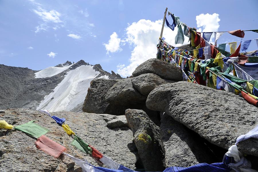 Khardung Pass - Prayer Flags