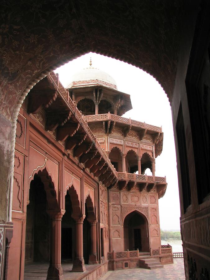 Taj Mahal Mosque