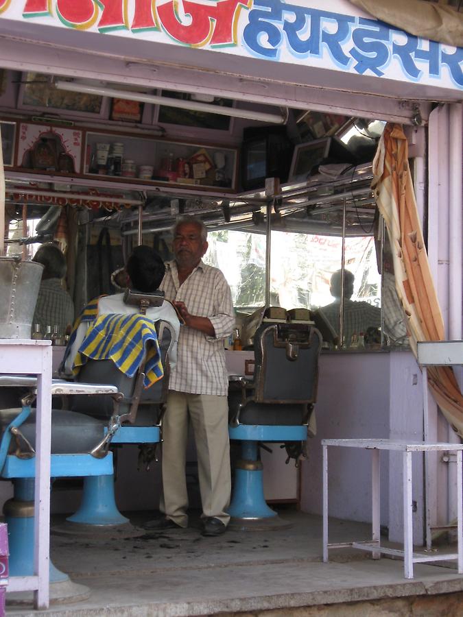 Hairdresser in Chomu