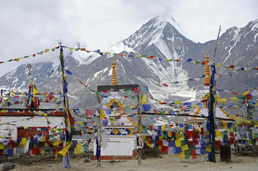 Kunzum Pass - Summit; Stupas