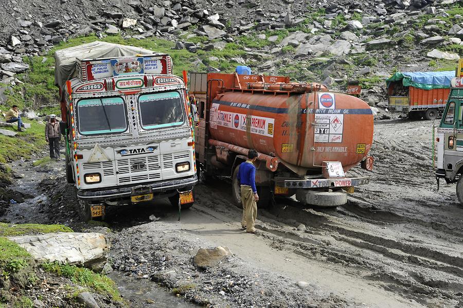 Rohtang Pass - Dirt Road