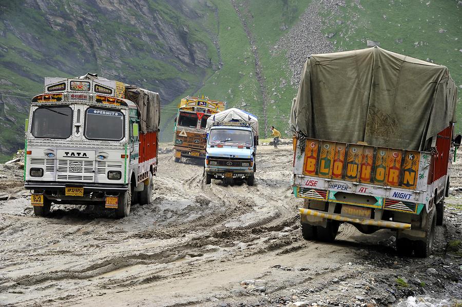 Rohtang Pass - Dirt Road