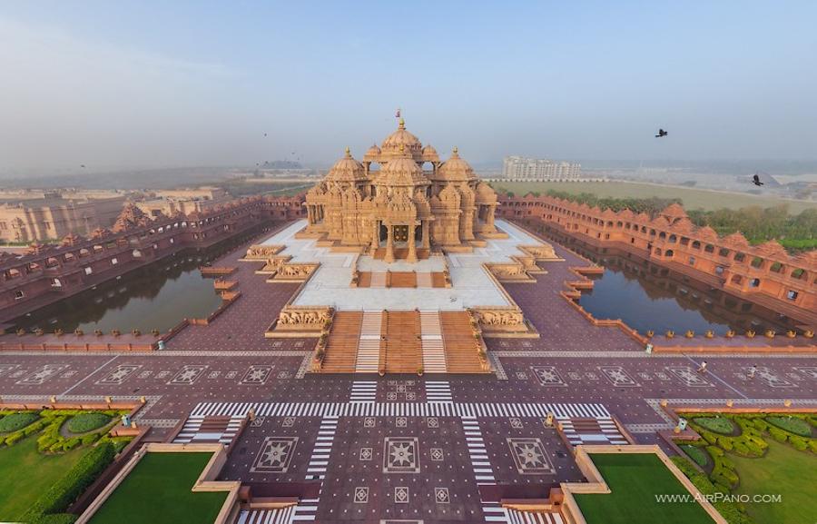 Akshardham. The largest Hindu temple