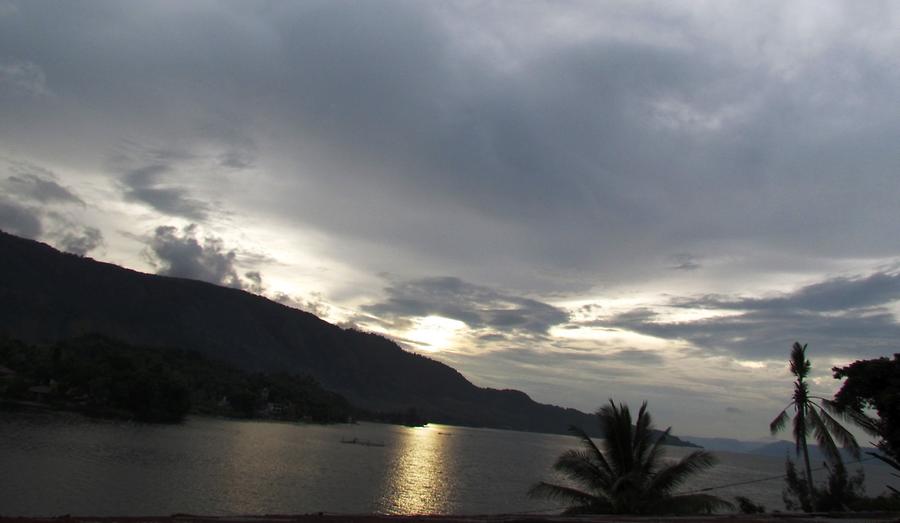 Lake Tobasee - Evening Mood