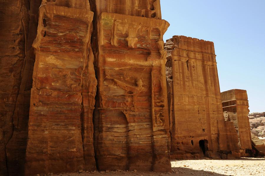 Road of facades outer Siq