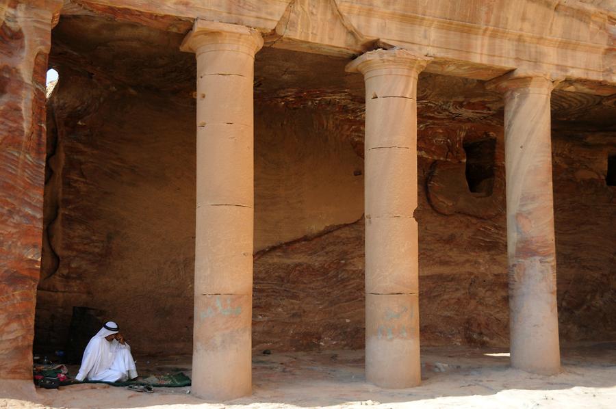 Urn Tomb