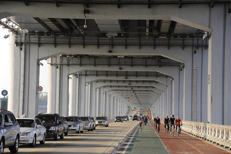 Banpo Bridge