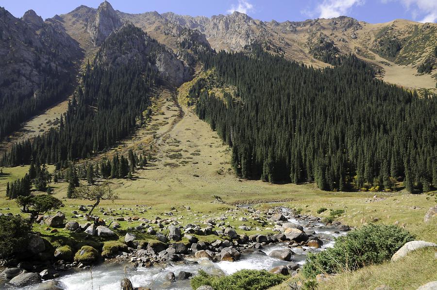 Altyn Arashan Valley