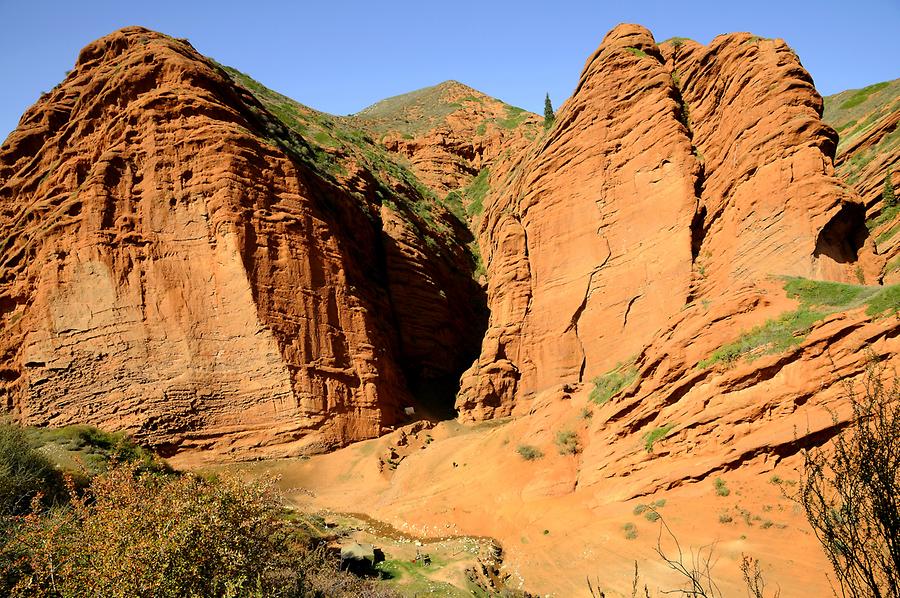 Jeti-Ögüz Gorge