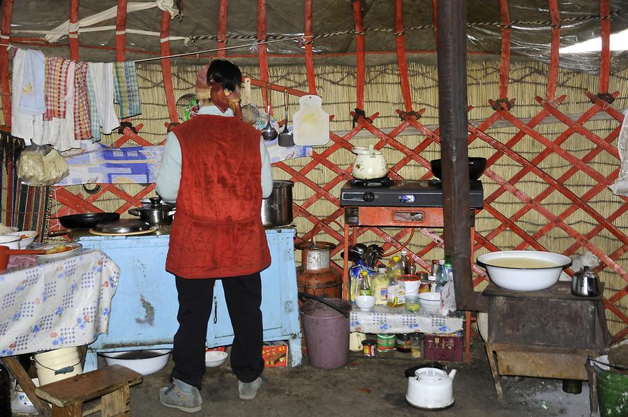 Song Kol - Yurt Camp, Kitchen