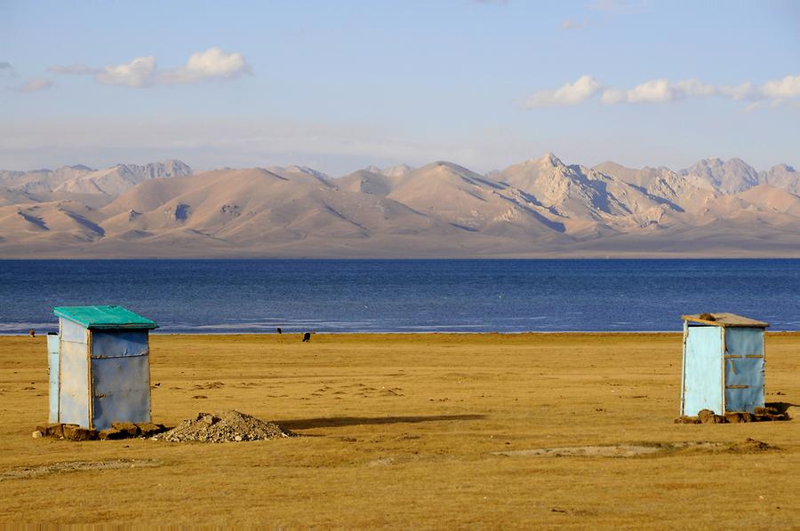 Song Kol - Yurt Camp, Toilet