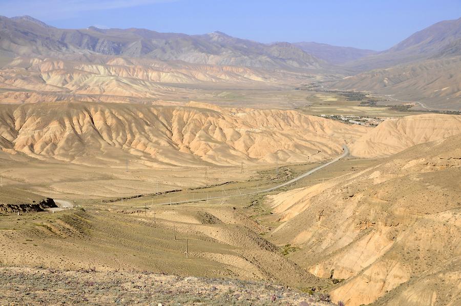 Tölök Valley