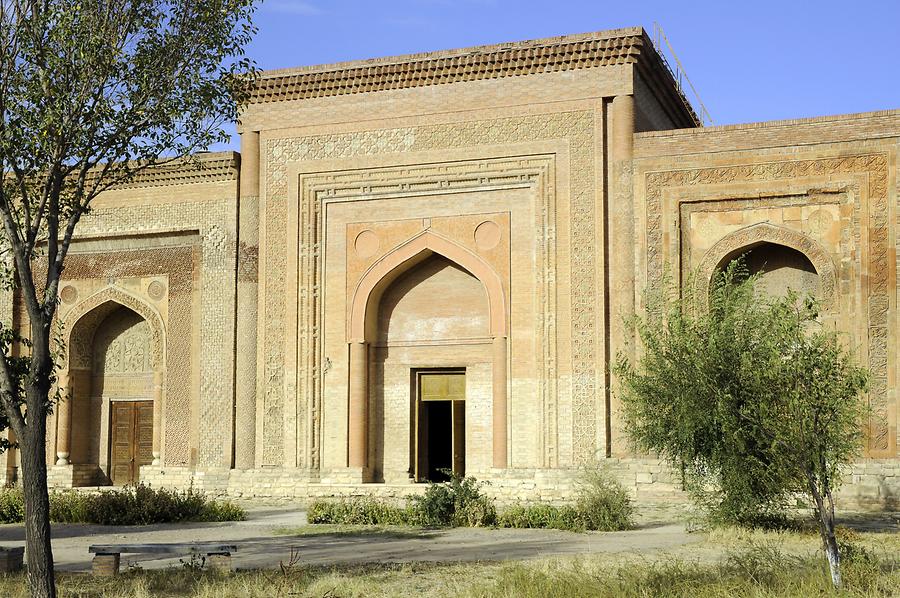 Uzgen - Mausoleum