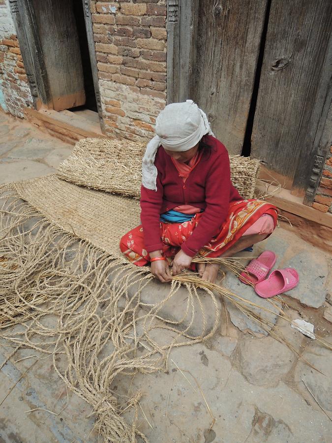 Khokana weaveing a pad