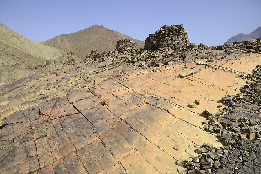 Al-Ayn - Beehive Tombs