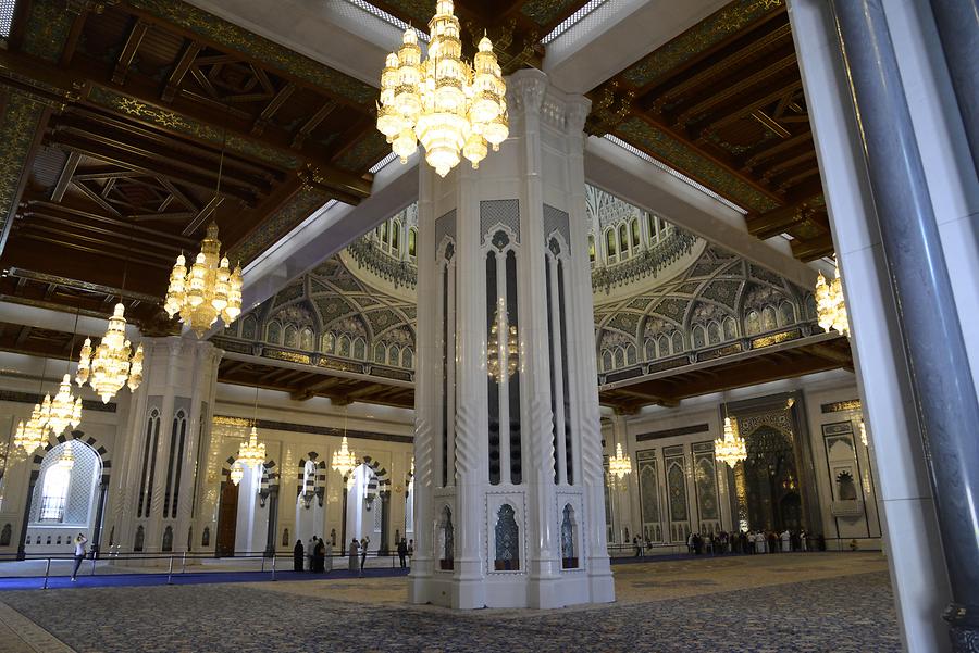 Sultan Qaboos Grand Mosque - Inside