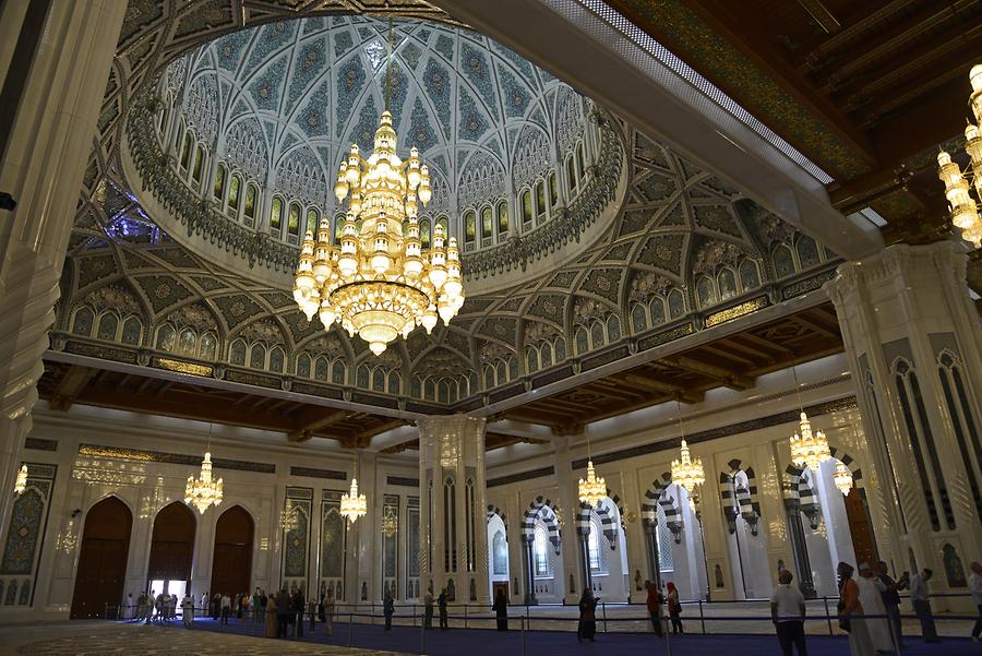 Sultan Qaboos Grand Mosque - Inside