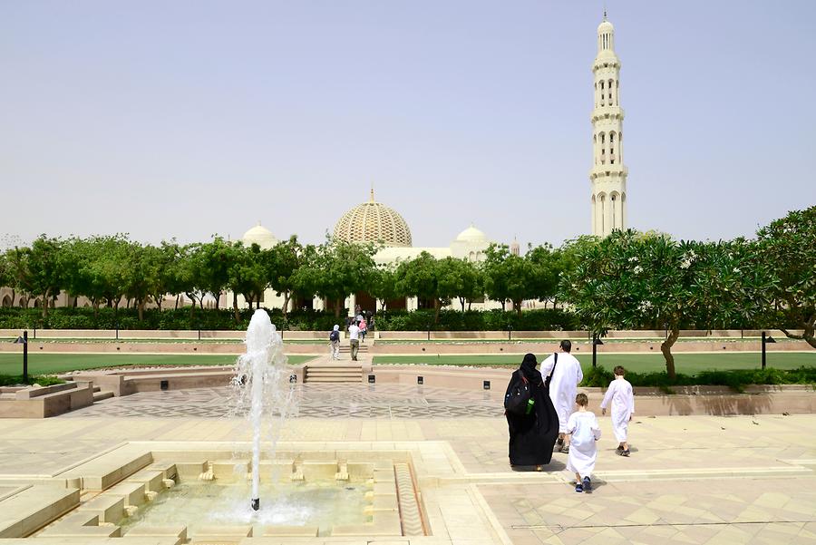 Sultan Qaboos Grand Mosque