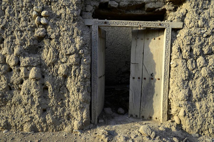 Izki - Mud-walled Houses; Detail