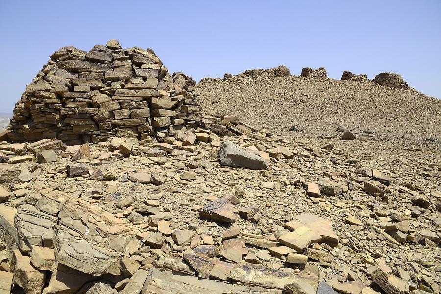 Wadi Samad - Beehive Tombs